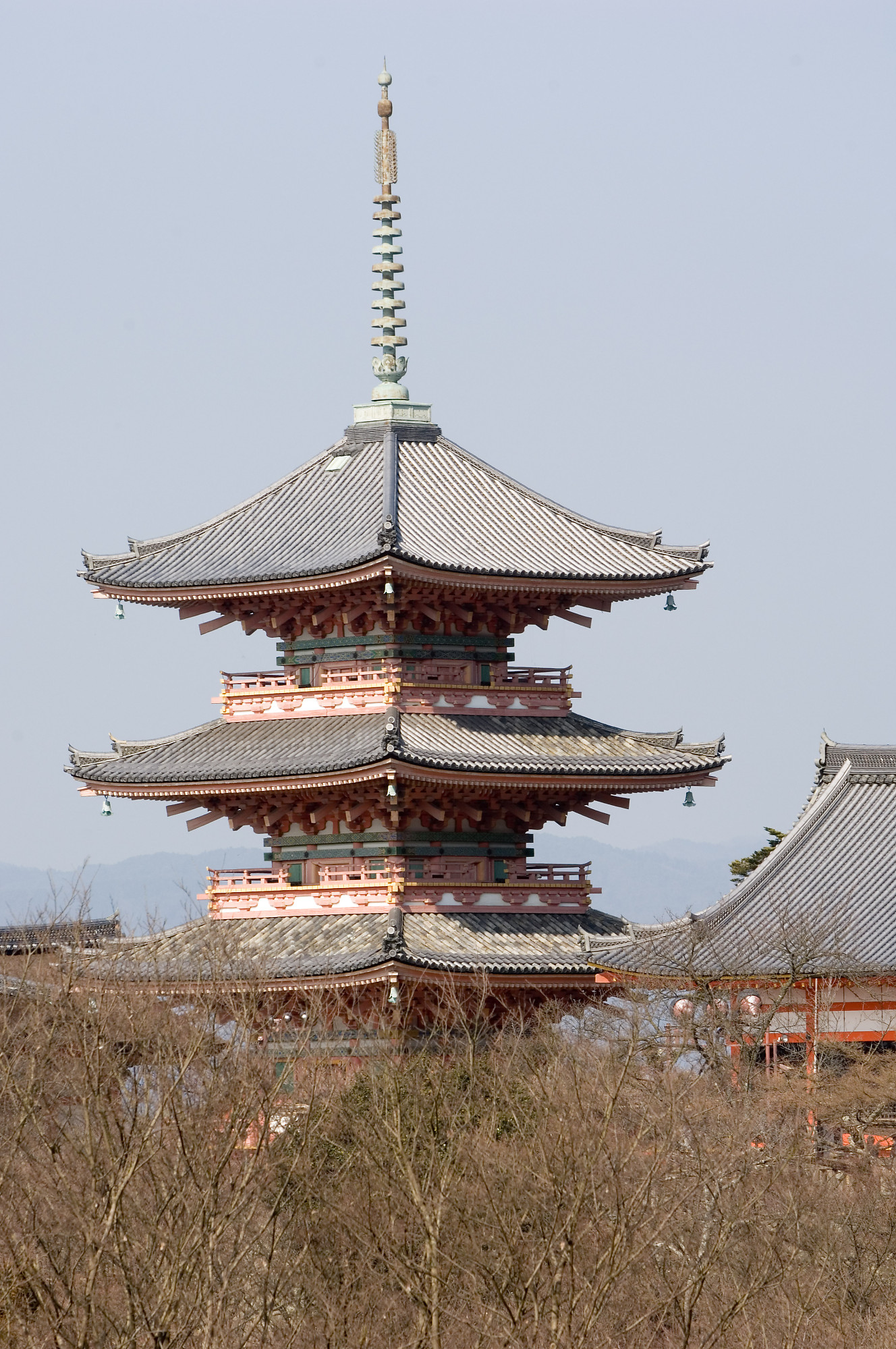 http://www.johnharveyphoto.com/Japan4/Kyoto/PagodaAtKiyomizu-deraLg.jpg