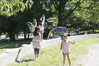 Making Bubbles With An Audience