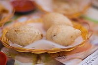 Fried Pork And Vegetable Dumplings_å®¶é„‰é¹¹æ°´è§’