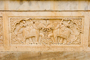 Fighting Elephants Marble