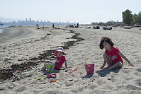 Kids On The High Sand