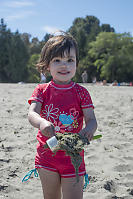 Claira Using Seaweed For Her Bucket